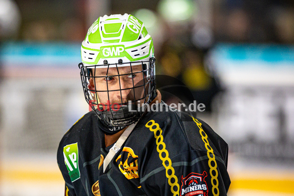 EHC Königsbrunn PINGUINE gegen TSV Peißenberg MINERS | Eishockey Bayernliga Herren Playoffs Viertelfinale 2024/25 - Spiel 1 von 7, EHC Königsbrunn PINGUINE gegen TSV Peißenberg MINERS, 20250207,Moritz BIRKNER (MINERS 95) Portrait,2025-02-07 in Peißenberg (Eisstadion Peißenberg)Moritz BIRKNER (MINERS 95)Copyright: WolfgangxLindner foto-lindner.de