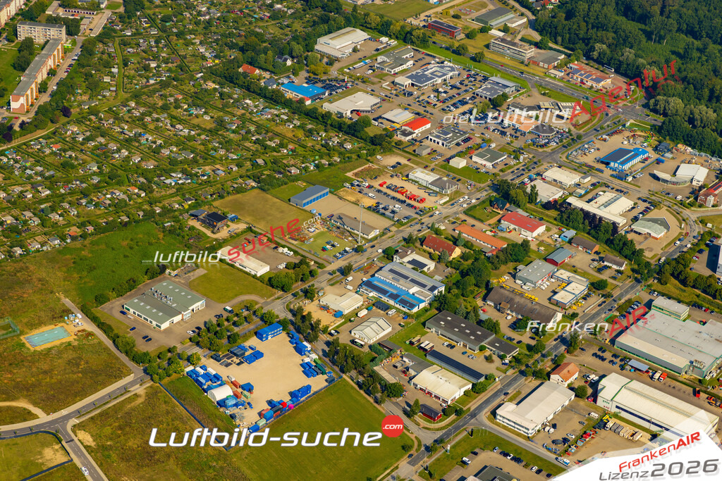 Stadt Bad Doberan von Oben- Die Luftaufnahme wurde 2025 vom UL-Flugzeug heraus erstellt ( keine Drohnenaufnahme ) - Hochauflösende Luftaufnahme - für Wandbilder und großformatige Ausdrucke geeignet. Das besondere Geschenk!Hier alle&nbsp;Infos zur Lizenzierung der LuftaufnahmeWir fliegen auch dieses Jahr wieder in Ihre Region um Luftbilder zu erstellen.- Luftbild anfragen
