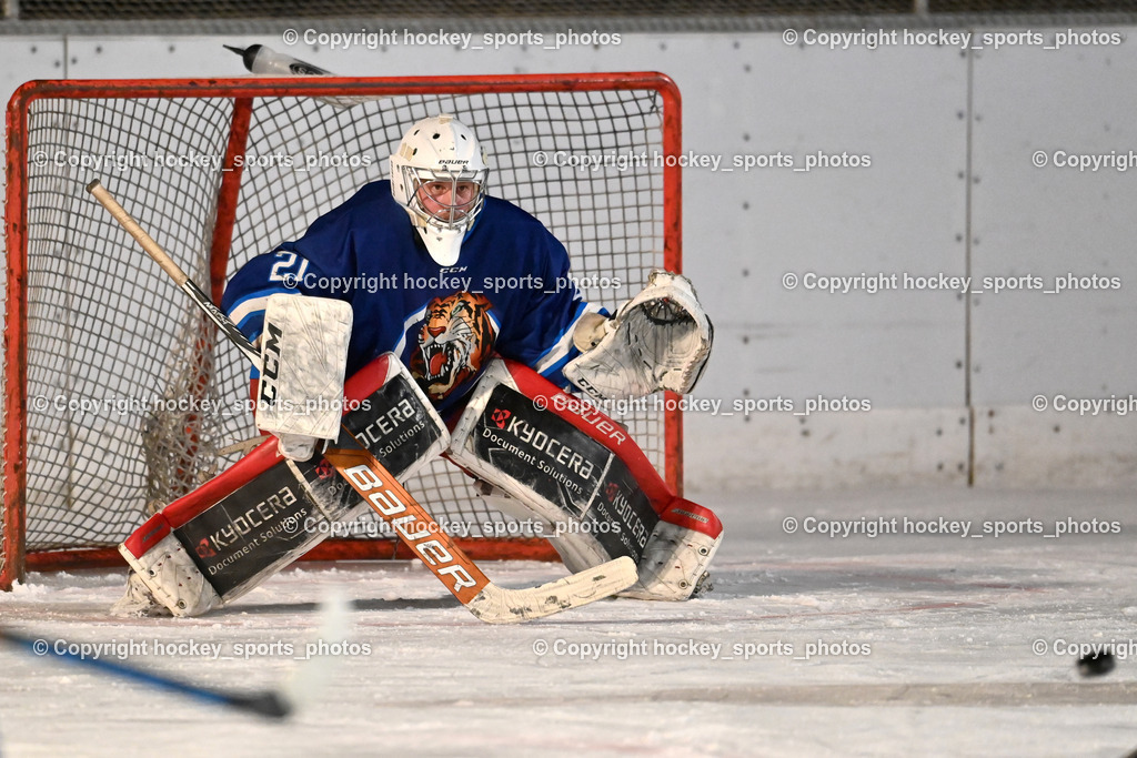 EC Tigers Paternion vs. EC Feld am See Ledenitzen | #21 Lesacher Jürgen EC Tigers Paternion, EC Tigers Paternion vs. EC Feld am See Ledenitzen, EC Tigers Paternion vs. EC Feld am See Ledenitzen am 19.01.2025 in Villach (Eisplatz Paternion), Austria, (Photo by Bernd Stefan)