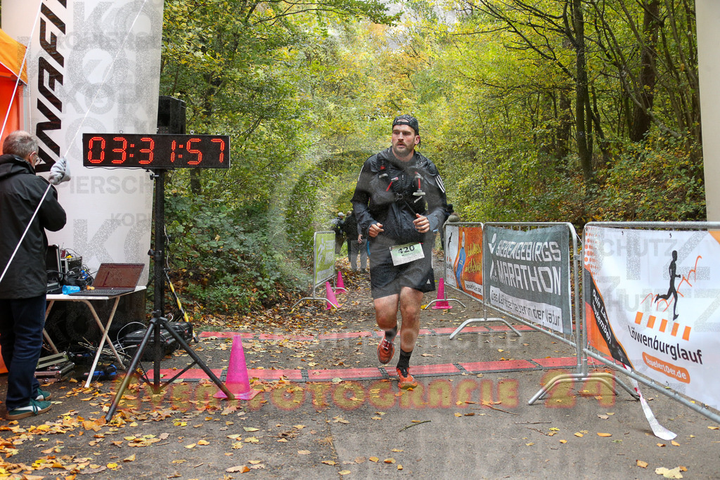 251026_1333_EX1_3621 | Sportfotografie im Rhein-Sieg Kreis, Köln, Bonn, NRW, Rheinland Pfalz, Hessen, etc. Unser Tätigkeitsfeld umfasst den Laufsport vom Volkslauf über den Marathon, Duathlon, Triathon bis zum Ultralauf wie Kölnpfad Ultra oder Schindertrail.