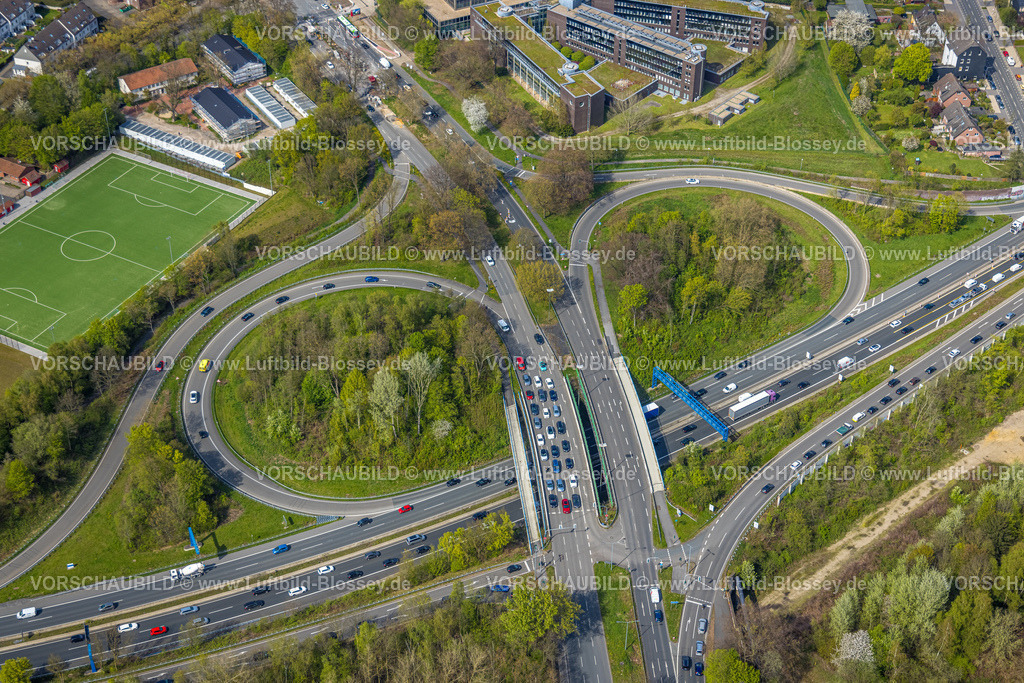 Bochum230404182 | Luftbild, Autobahn A448 mit Anschlussstelle Wiemelhausen Königsallee, Wiemelhausen, Bochum, Ruhrgebiet, Nordrhein-Westfalen, Deutschland