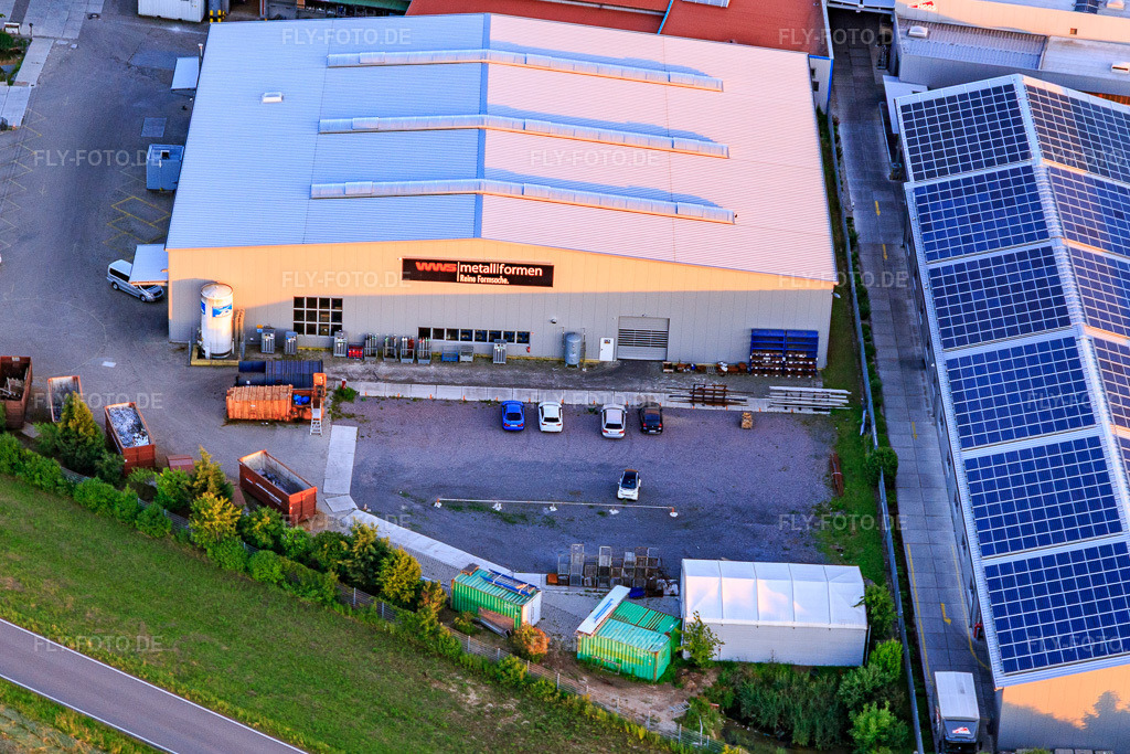 Luftbild: Gewerbergebiet Im Gereut mit WWS Metallformen GmbH, HGGS LaserCUT GmbH & Co. KG in Hatzenbühl im Bundesland Rheinland-Pfalz in Deutschland.Foto: IMG_115369.jpg vom 13.06.2019 durch Werner Riehm/FLY-FOTO.deWWS Metallformen - Wir ziehen schnellerHGGS