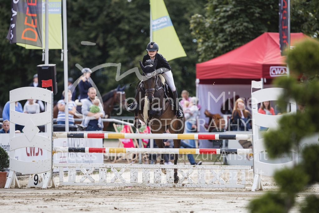 230827_Delbrueck_A-Spr2-810 | Deine schönsten Turniermomente als professionelle Fotos! Entdecke hochwertige Pferdesport-Fotografie im Online-Shop. Jetzt Fotos finden & bestellen!