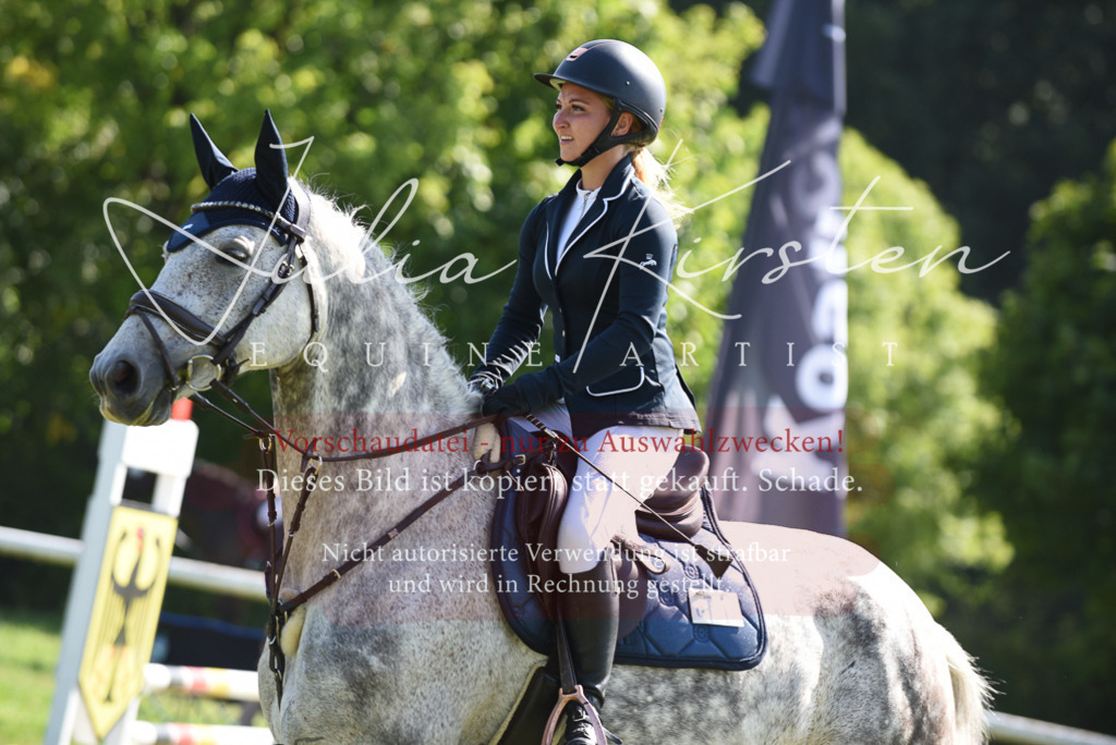 DSC_9128 | Pferde- und Turnierfotografie in Westsachsen. Pferdeportraits, Auftragszeichnungen und intuitive Kunst.