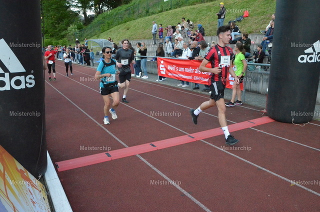 19-33-40_ | Meisterchip Fotoshop - Realisiert mit Pictrs.com