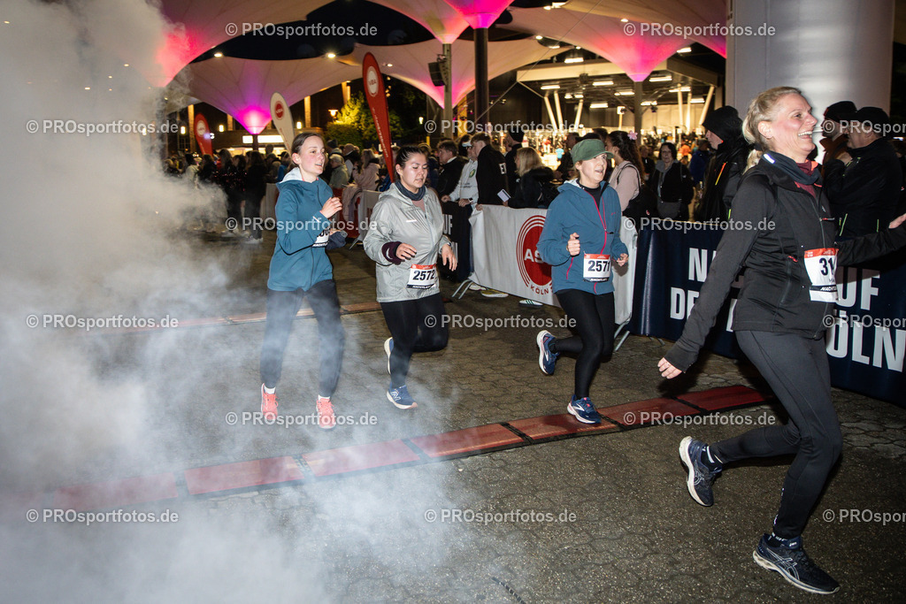 23. ASV Nachtlauf; Koeln, 13.05.26 | Impressionen vom 23. ASV Nachtlauf am 13.05.26 am Tanzbrunnen in Koeln. Foto: BEAUTIFUL SPORTS/Axel Kohring