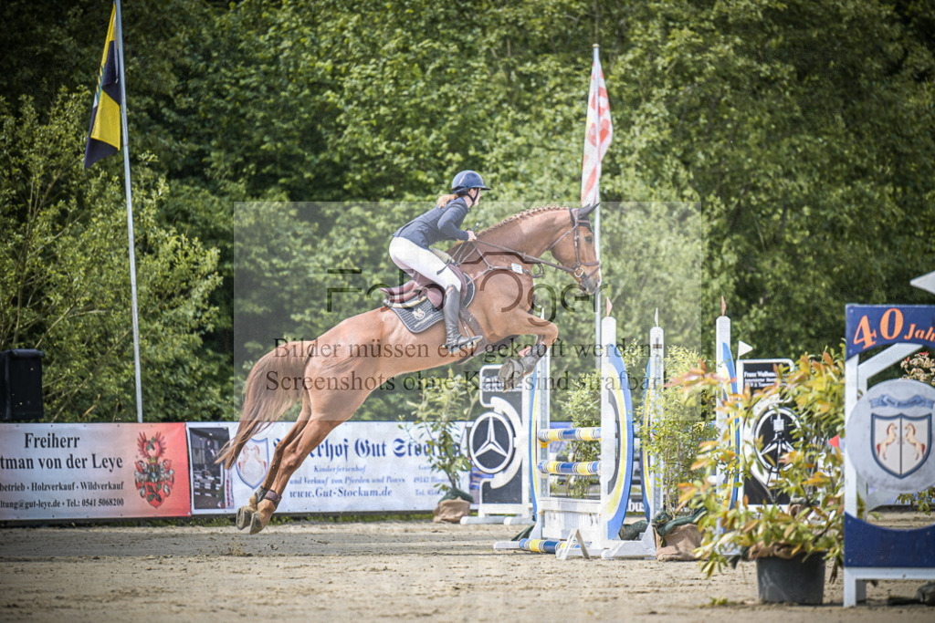 DOS_4758 | Entdecke hochwertige Reitturnierfotos von Foto Oger. Professionell, emotional und authentisch – jetzt Lieblingsmomente im Shop bestellen.Deutschlandweite Turnierfotografie. - Realisiert mit Pictrs.com