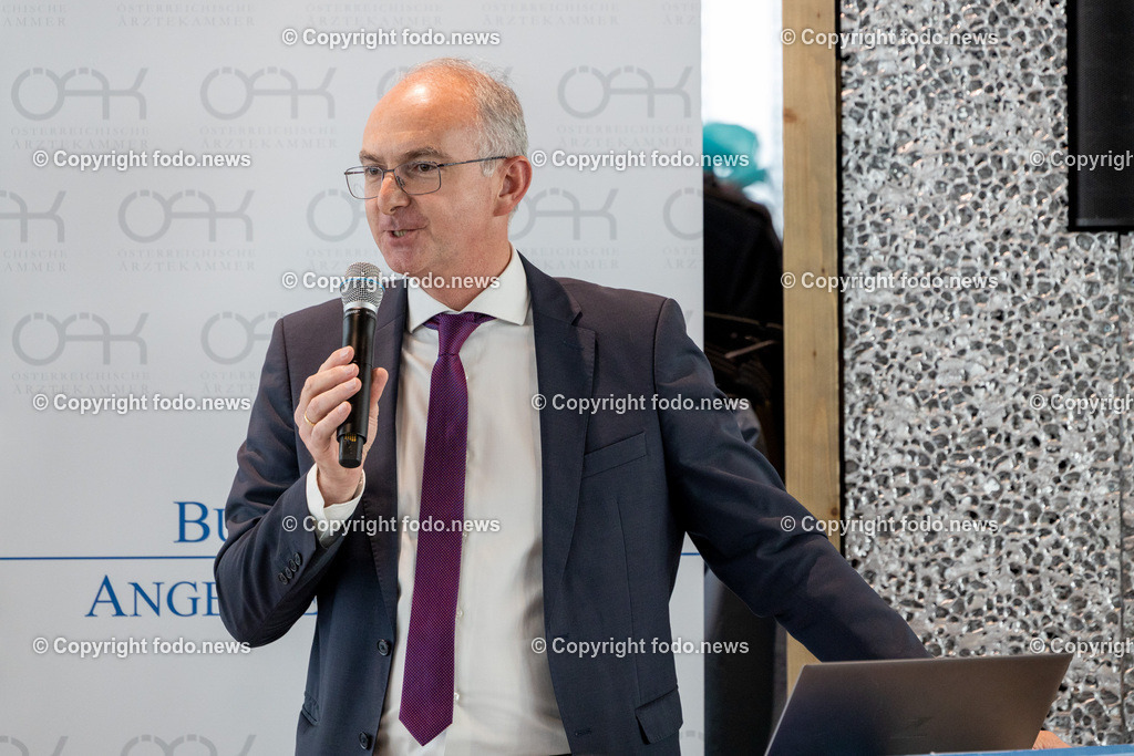 BKAÄ-Enquete_ JKU Med Campus I_ 10.05.2023-27 | 10.05.2023, Linz, AUT, JKU medLOFT, Arbeitsplatz Spital, wie die Jungen künftig arbeiten wollen, im Bild Bernd Lamprecht (Primar, Vorstand der Klinik für Lungenheilkunde am Kepler Universitätsklinikum)