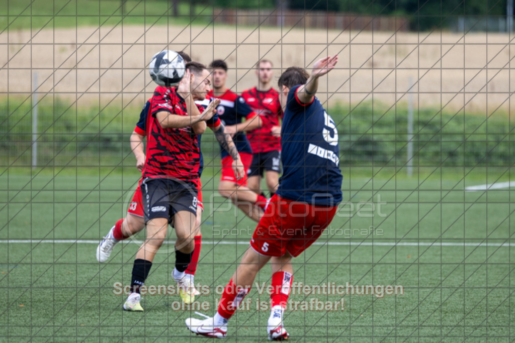 20250726_183443_0106 | #,TSV Bad Boll (rot/schwarz) vs. TSVGG Plattenhardt (blau/rot), Fussball, DB-Regio-WFW-Pokal - wfv, 1.Runde, Saison 2025/2026, Kunstrasenplatz, Erlengarten 37, 73087 Bad Boll, 26.07.2025 - 17:30 Uhr,Foto: PhotoPeet-Sportfotografie/Peter Harich