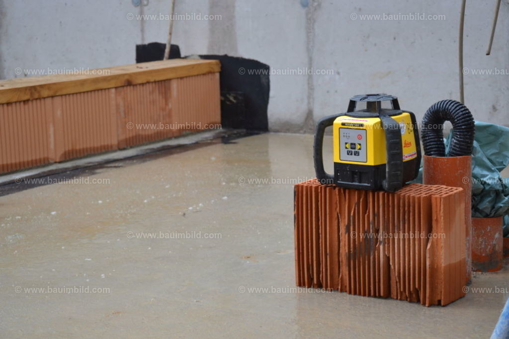 bib-lg07-mauerarbeiten-0018 | Nach LV-Leistungsgruppen sortierte Detailfotos über den Bau eines Hauses. Alle Hausbau-Bilder direkt vom Urheber und Autor der Website Haus-Selber-Bauen.com