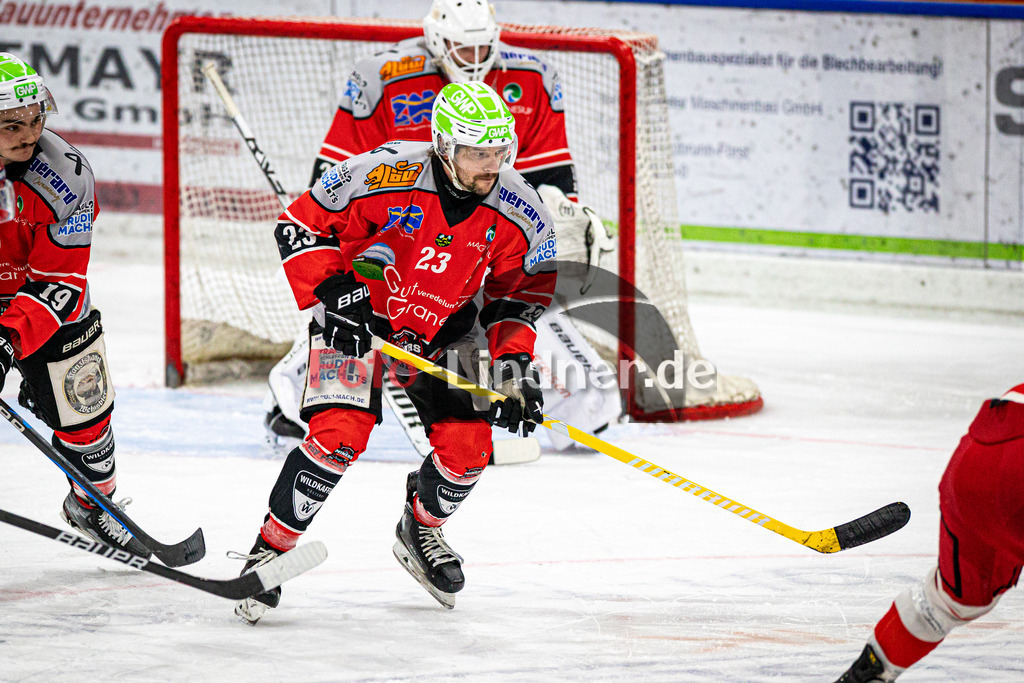 TSV Peißenberg MINERS gegen EHC Klostersee  | Eishockey Bayernliga Herren Vorrunde 2024/25, TSV Peißenberg MINERS gegen EHC Klostersee , 20241208,Dejan VOGL (MINERS 23) in Aktion,2024-12-08 in Peißenberg (Eisstadion Peißenberg)Dejan VOGL (MINERS 23)Copyright: WolfgangxLindner