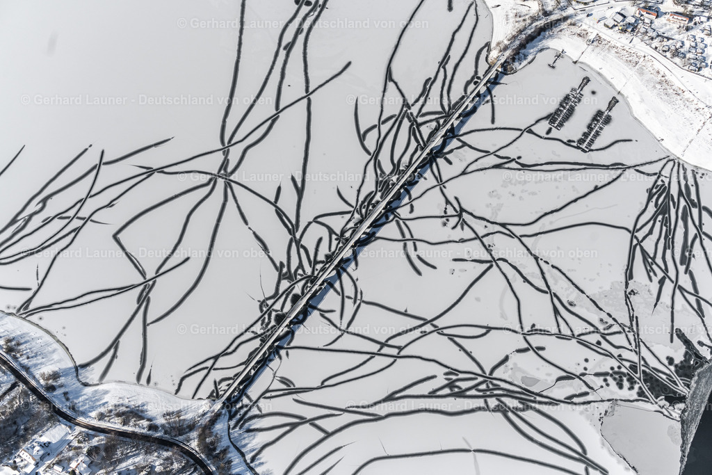 4043739 | Eisstrukturen auf dem Möhnesee, Korbecker Brücke