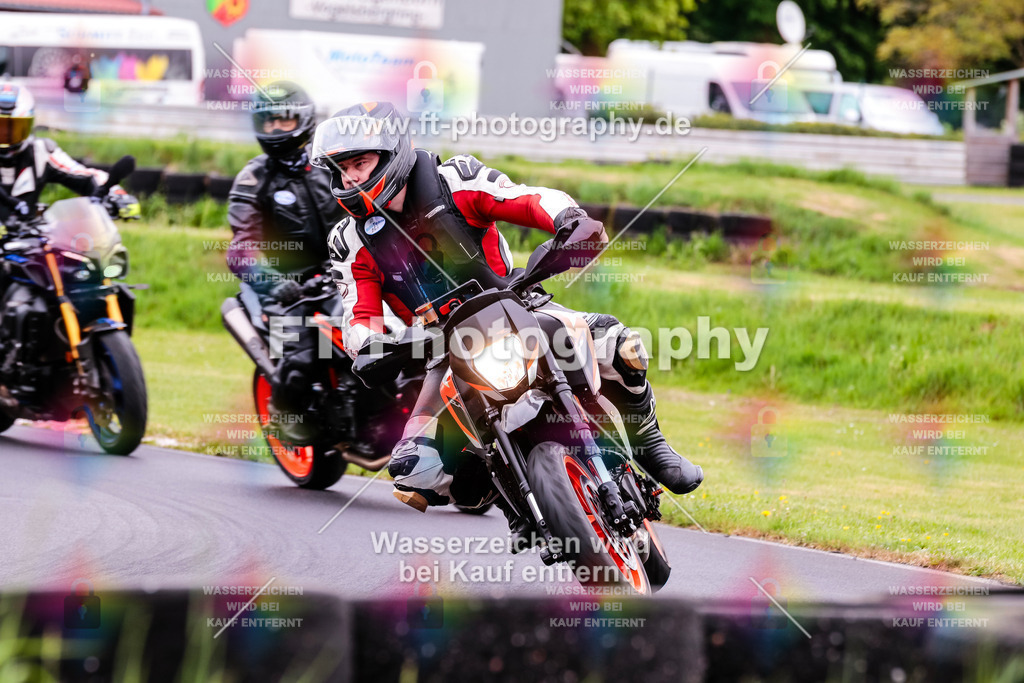 MotoTeamVBK-20348 | Hier findet Ihr Bilder von Touristenfahrten auf der Nürburgring Nordschleife oder von anderen Veranstaltungen die ich besucht habe. Viel Spass beim Durch Schauen 