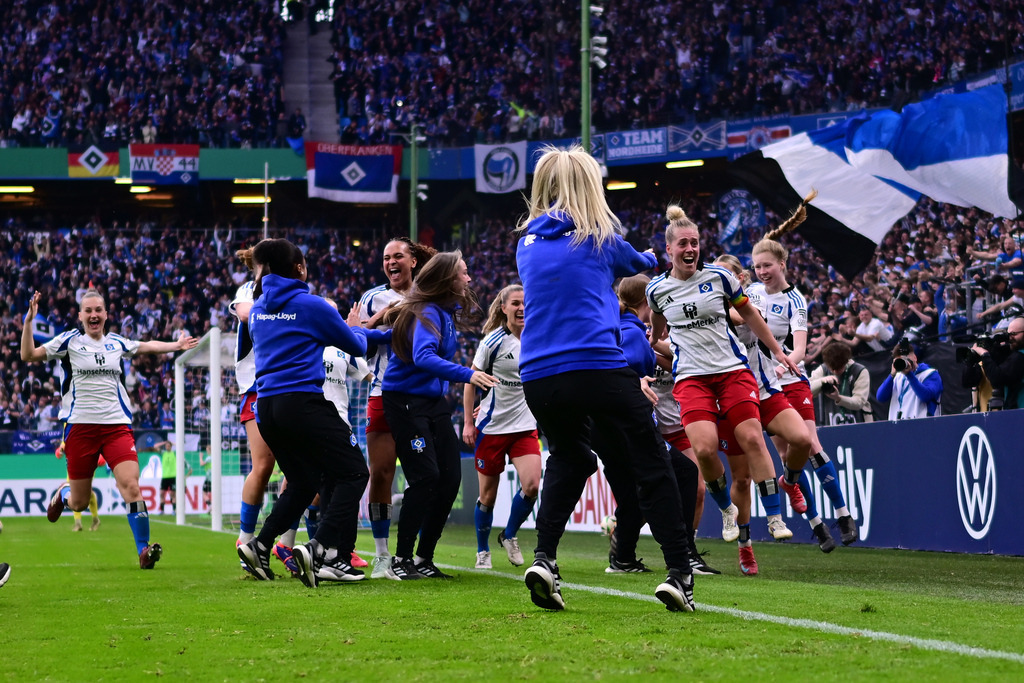 Fußball I Frauen I Saison 2024-2025 I DFB-Pokal I Halbfinale I Hamburger SV - SV Werder Bremen | Der Sportfotograf. - Realisiert mit Pictrs.com