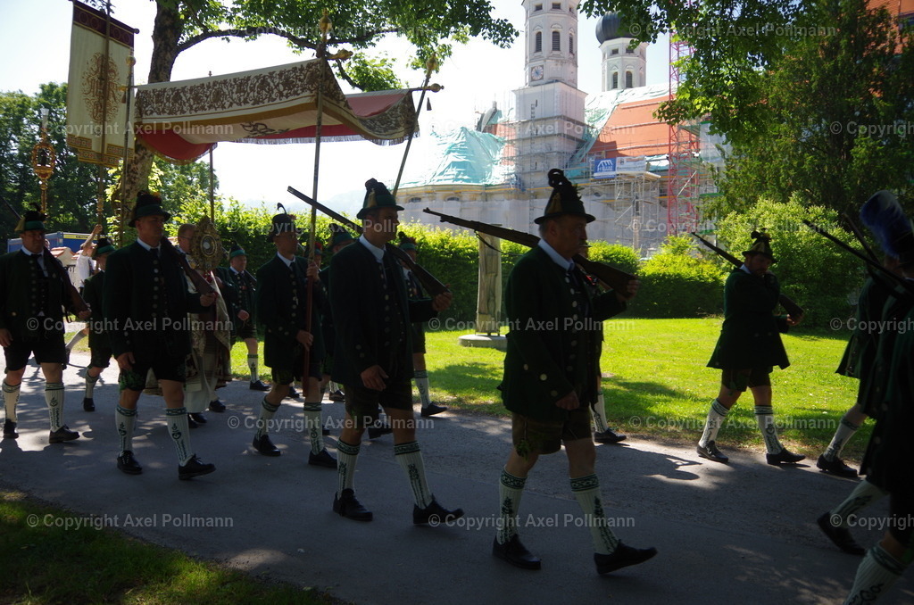 IMGP6634 | fotografiert von Axel PollmannLeonhardi Wallfahrt Benediktbeuern und Murnau, Fronleichnam, Fasching, Landschaft im Loisachtal und Benediktbeuern  - Realisiert mit Pictrs.com