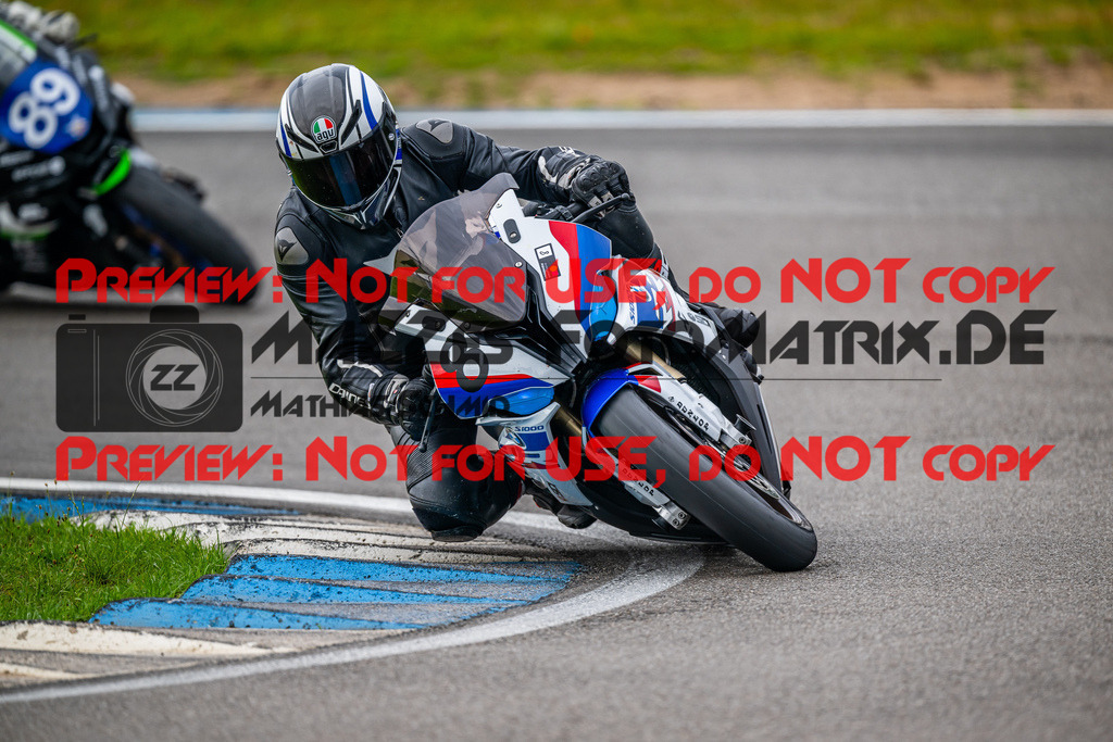 MaZZes_FotoMatrix_240702_6007705_6368 | WEISS