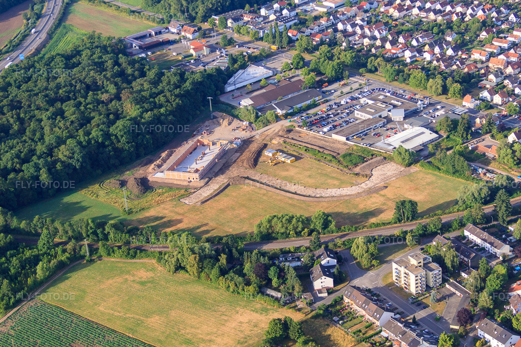 Luftbild: Baustelle EDEKA Neubau in der Lauterburger Straße in Kandel im Bundesland Rheinland-Pfalz in Deutschland. Foto: IMG_69780.jpg vom 04.07.2014 durch Werner Riehm/FLY-FOTO.de