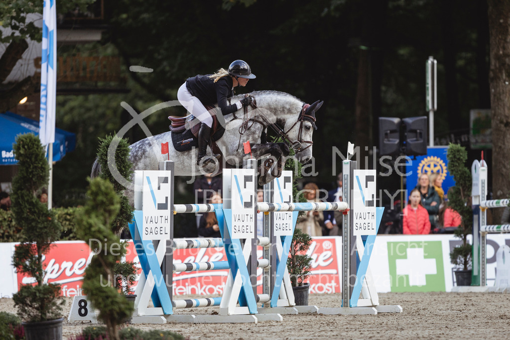 240915_OWLCh_Youngster7y-613 | Deine schönsten Turniermomente als professionelle Fotos! Entdecke hochwertige Pferdesport-Fotografie im Online-Shop. Jetzt Fotos finden & bestellen!
