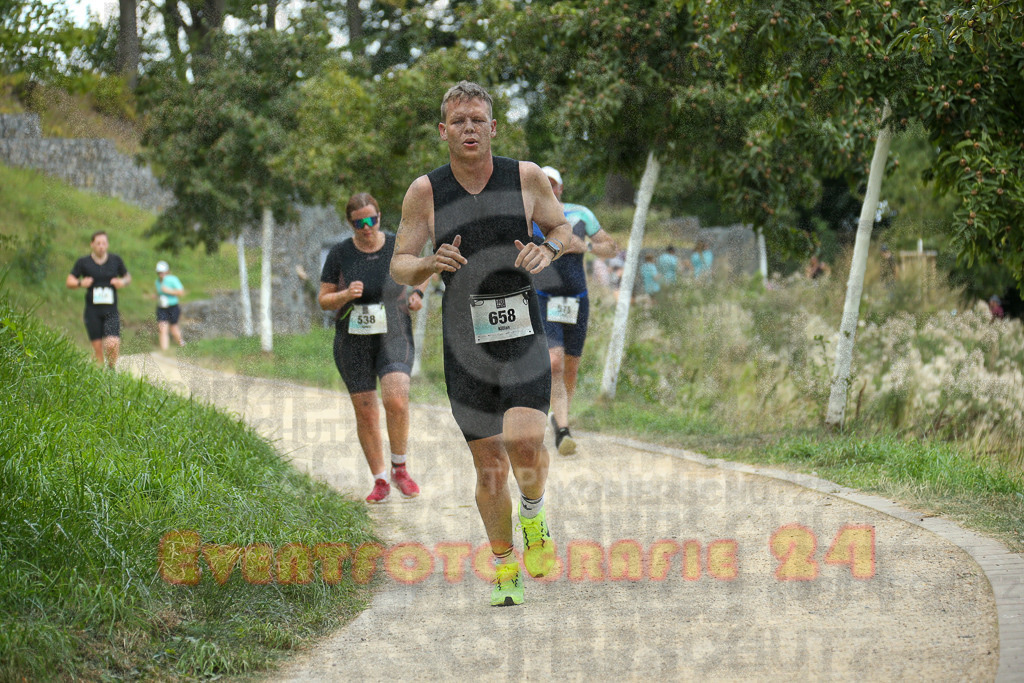 250824_1428_EX1_6319 | Sportfotografie im Rhein-Sieg Kreis, Köln, Bonn, NRW, Rheinland Pfalz, Hessen, etc. Unser Tätigkeitsfeld umfasst den Laufsport vom Volkslauf über den Marathon, Duathlon, Triathon bis zum Ultralauf wie Kölnpfad Ultra oder Schindertrail.
