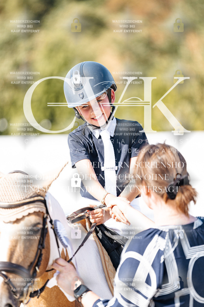 CK903564 | Turnierfotografie Pferdefotografie Trier Rheinland-Pfalz Pferdesport Reitsport Tierfotografie Sportfotografie Pferdevideo Pferdevideografie Equestrianvideography equestrianphotography  - Realisiert mit Pictrs.com