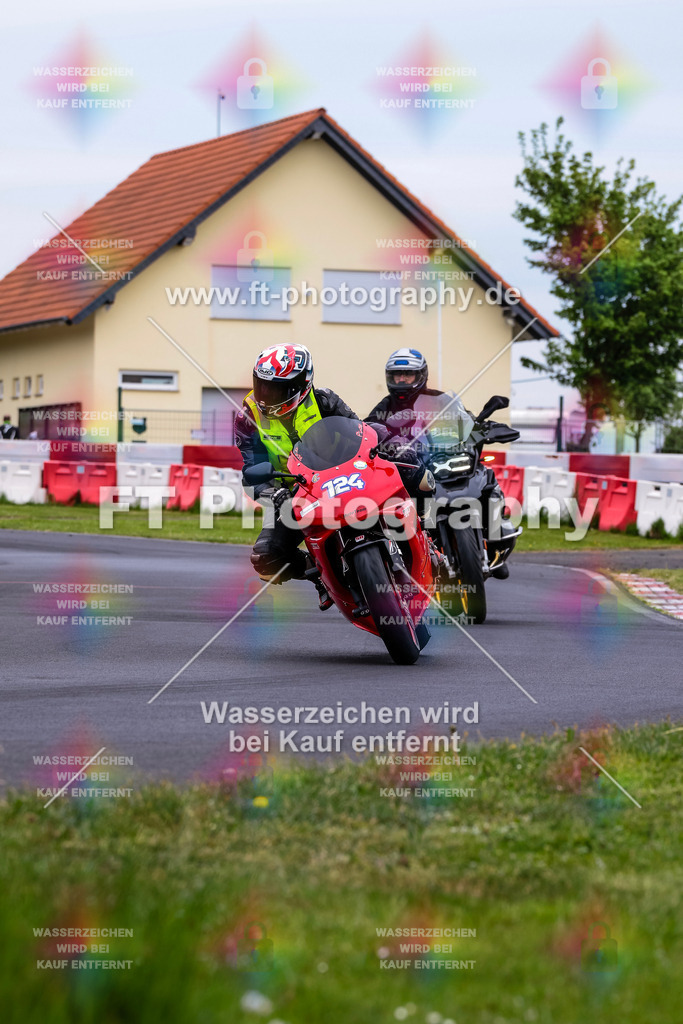 MotoTeamVBK-20392 | Hier findet Ihr Bilder von Touristenfahrten auf der Nürburgring Nordschleife oder von anderen Veranstaltungen die ich besucht habe. Viel Spass beim Durch Schauen 