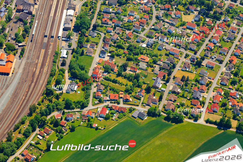 Die Luftaufnahme der Stadt Neuenmarkt wurde vom UL-Flugzeug heraus erstellt ( keine Drohne )- hohe Auflösung für beste Qualität