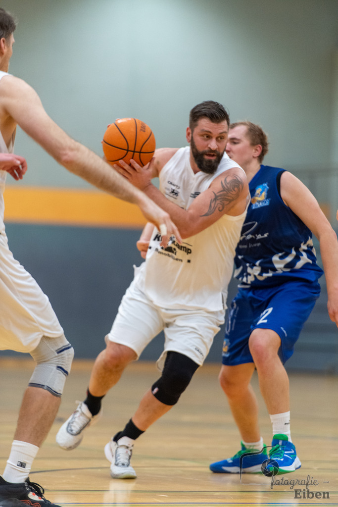 Wattworms Edewecht-Lions Ofenerdiek | Wattworms Edewecht (weiß)-Lions Ofenerdiek (blau) am 22.02.2026 in Edewecht (Heinz-zur-Jührden-Halle); Photo: Philip Eiben 2025 - Realisiert mit Pictrs.com