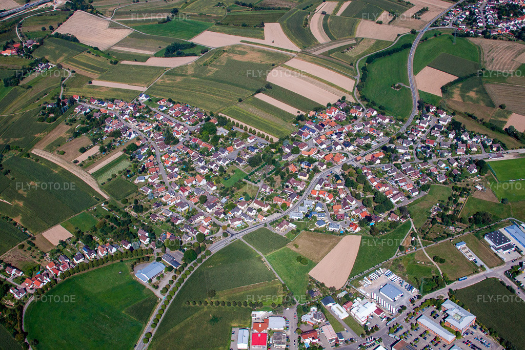 Luftbild: Ortsansicht von Südosten im Ortsteil Waltersweier in Offenburg im Bundesland Baden-Württemberg in Deutschland. Foto: IMG_20833.jpg vom 31.08.2009 durch Werner Riehm/FLY-FOTO.de
