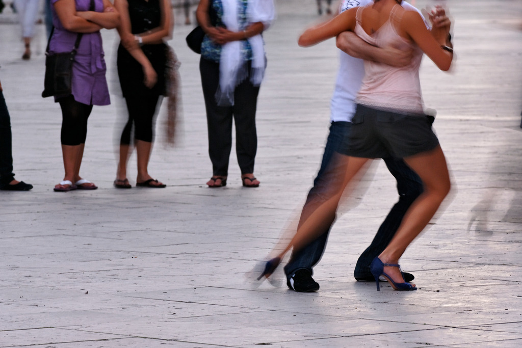 Tango-Tanz | Wien, Austria - August 24, 2010: Tango-Tanz in der Wiener Innenstadt. - Realisiert mit Pictrs.com
