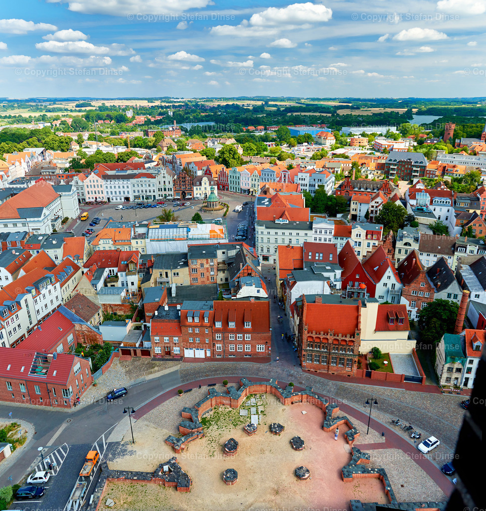 _DSC3244 Panorama | Findlinge im Eis, Zeesenboote bei der Traditionsregatta, eine Seebrücke im Sonnenaufgang - mit den Bildern aus dieser Galerie erhalten Sie wunderschöne Aufnahmen über das ganze Jahr. Ein tolles Produkt zum Verschenken, Werben oder zum Träumen vom nächsten - Realisiert mit Pictrs.com
