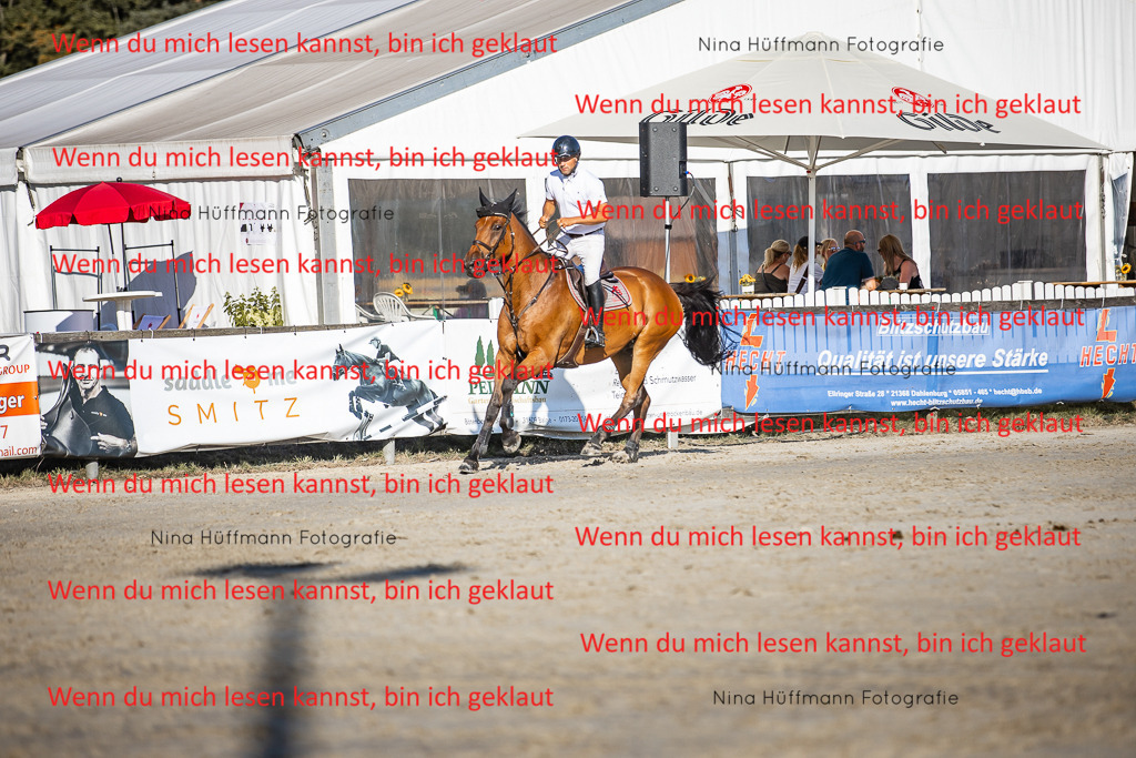 BK1A8675 | Turnierbilder Turnierfotos Nina Hüffmann Turnierfotografie Pferdefotografie Tierzeichnung Haustierzeichnung Pferdezeichnung Hundezeichnung Videograf  - Realisiert mit Pictrs.com