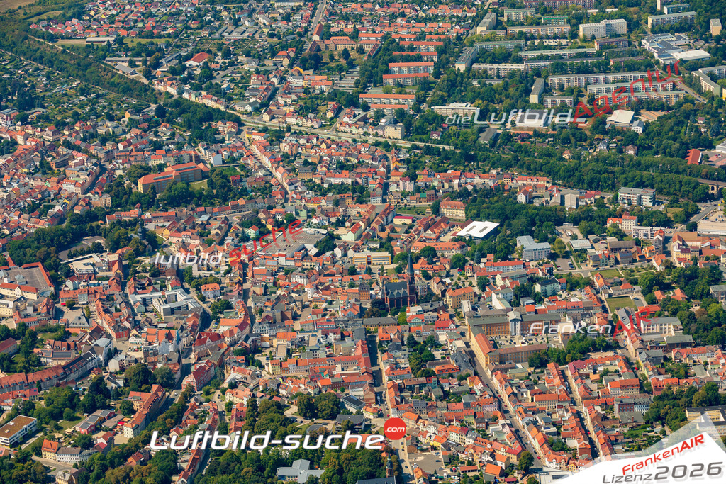 historische Altstadt Apolda Bild- Das Luftbild wurde 2025 vom UL-Flugzeug heraus erstellt ( keine Drohne bzw. Drohnenaufnahme ) - Hochauflösende Luftaufnahme -Nicht vergleichbar mit Google Maps oder Satelittenbilder- Die Geschenkidee !Mit Lizenz und Bildrechte bestellbar - CC
