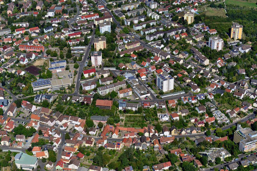 3650189 | GERBRUNN 31.08.2016 Stadtansicht des Innenstadtbereiches in Gerbrunn im Bundesland Bayern, Deutschland. // City view on down town in Gerbrunn in the state Bavaria, Germany. Foto: Gerhard Launer