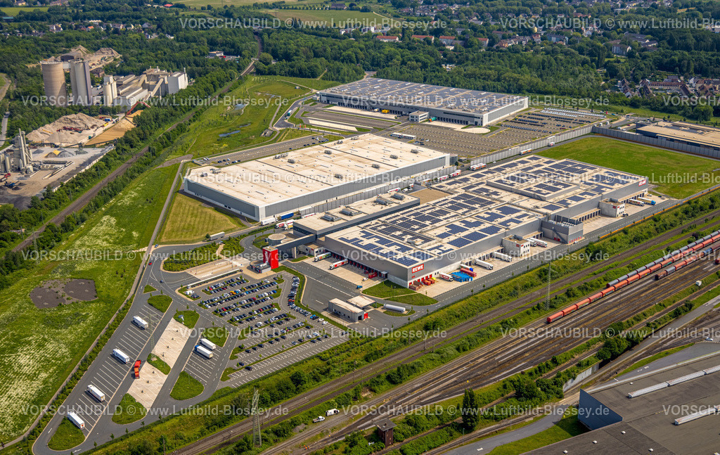 Dortmund240507366 | Luftbild, Logistikstandort Walzwerkstraße Gewerbegebiet Westfalenhütte, mit Rewe Dortmund Frischelogistik GmbH Warenlager, Holcim HüttenZement GmbH Werk, Dortmund, Ruhrgebiet, Nordrhein-Westfalen, Deutschland