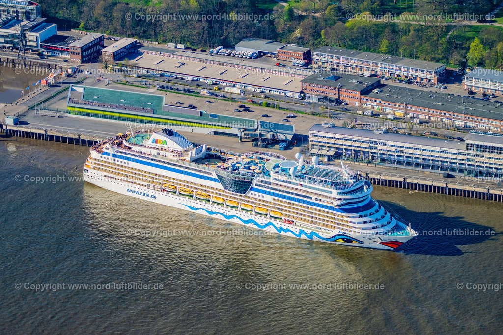 Hamburg_AIDA_Mar_Altona_Cruisecenter_ELS_3541060425 | HAMBURG 06.04.2025 Kreuzfahrt- Passagier- und Fahrgast- Schiff " AIDAmar " am Kai des Cruise Center in Hamburg, Deutschland. Weiterführende Informationen bei: AIDA Cruises - German Branch of Costa Crociere S.p.A.,  CGH Cruise Gate Hamburg GmbH. // The cruise passenger and passenger ship "AIDAmar" on the quay of the Cruise Center in Hamburg, Germany. Further information at: AIDA Cruises - German Branch of Costa Crociere S.p.A.,  CGH Cruise Gate Hamburg GmbH. Foto: Martin Elsen