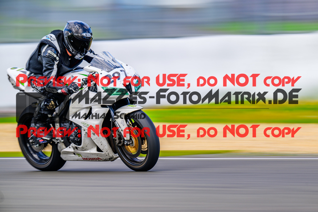 MaZZes_FotoMatrix_240717_6007705_2-257 | WEISS