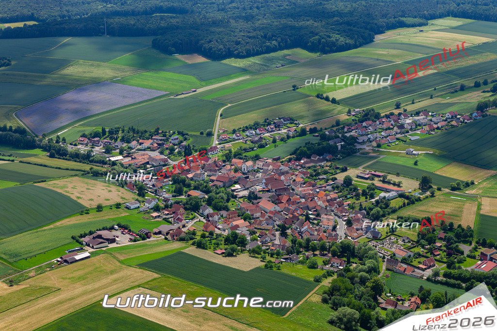 aktuelles Luftbild von  Kleinsteinach  - Luftaufnahme wurde 2019 von https://frankenair.de mittels Flugzeug (keine Drohne) erstellt.