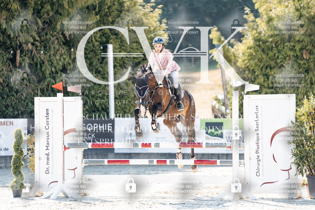 CK907689 | Turnierfotografie Pferdefotografie Trier Rheinland-Pfalz Pferdesport Reitsport Tierfotografie Sportfotografie Pferdevideo Pferdevideografie Equestrianvideography equestrianphotography  - Realisiert mit Pictrs.com
