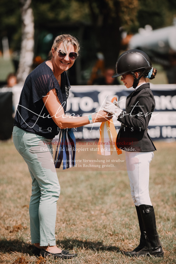 DSC_6341 | Pferde- und Turnierfotografie in Westsachsen. Pferdeportraits, Auftragszeichnungen und intuitive Kunst.