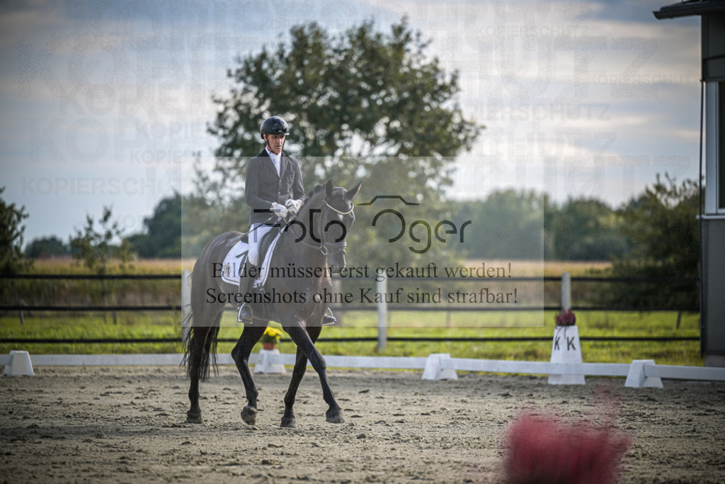 DOS_0508 | Entdecke hochwertige Reitturnierfotos von Foto Oger. Professionell, emotional und authentisch – jetzt Lieblingsmomente im Shop bestellen.Deutschlandweite Turnierfotografie. - Realisiert mit Pictrs.com