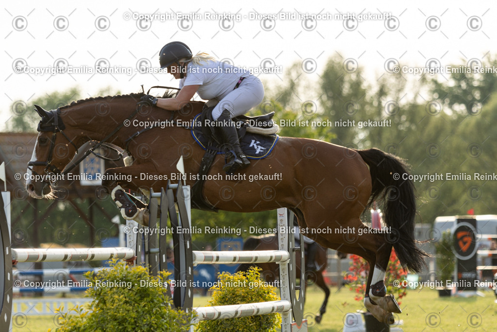 CL5A1334 | Emilia Reinking Fotografie - Realisiert mit Pictrs.com