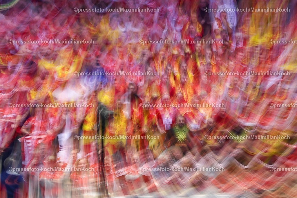 EHF18012601021 | 18.01.2026, Handball, Men's EHF EURO 2026, Portugal - Nordmazedonien, Jyske Bank Boxen in Herning, Dänemark, Preliminary Round: Dynamic Feature of the full Grandstand with spectators