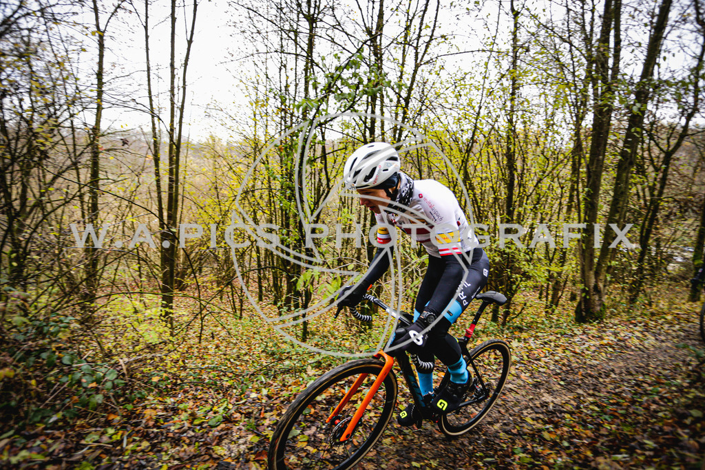 ..... | AUSTRIA, 24.11.24, 3.Radquerfeldein GP um das Sportzentrum Gunskirchen Image shows: Photo: Wapics / Andreas Willdoner