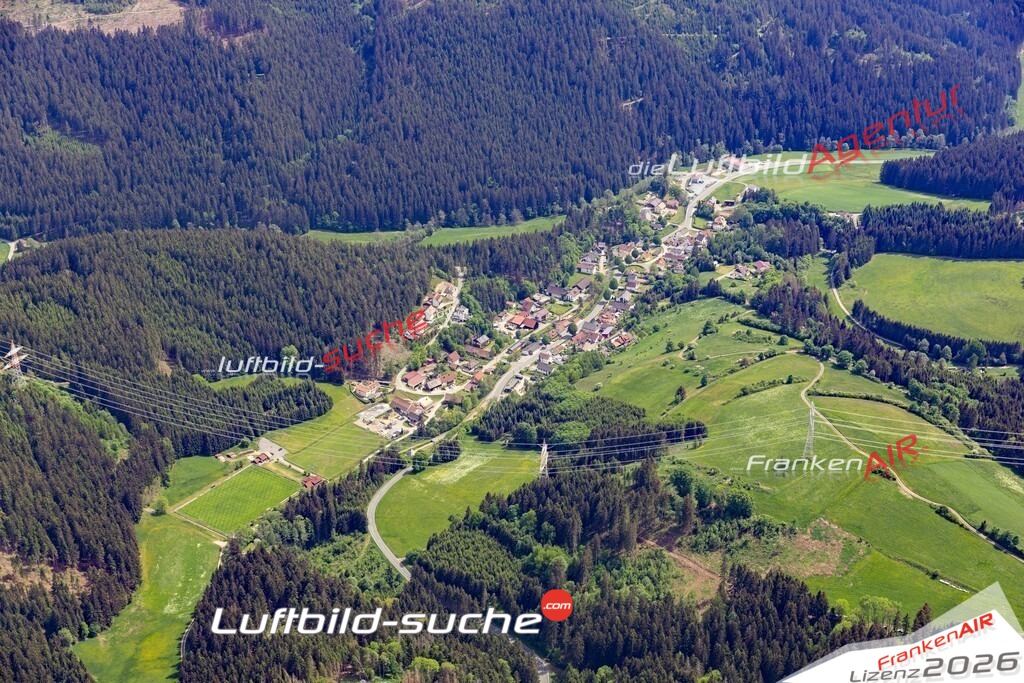 Die Luftaufnahme Gifting - Wilhelmsthal wurde 2022 vom Flugzeug aus (keine Drohne) erstellt. Hohe Auflösung -für große Poster und Wandbilder geeignet - Garantiert!