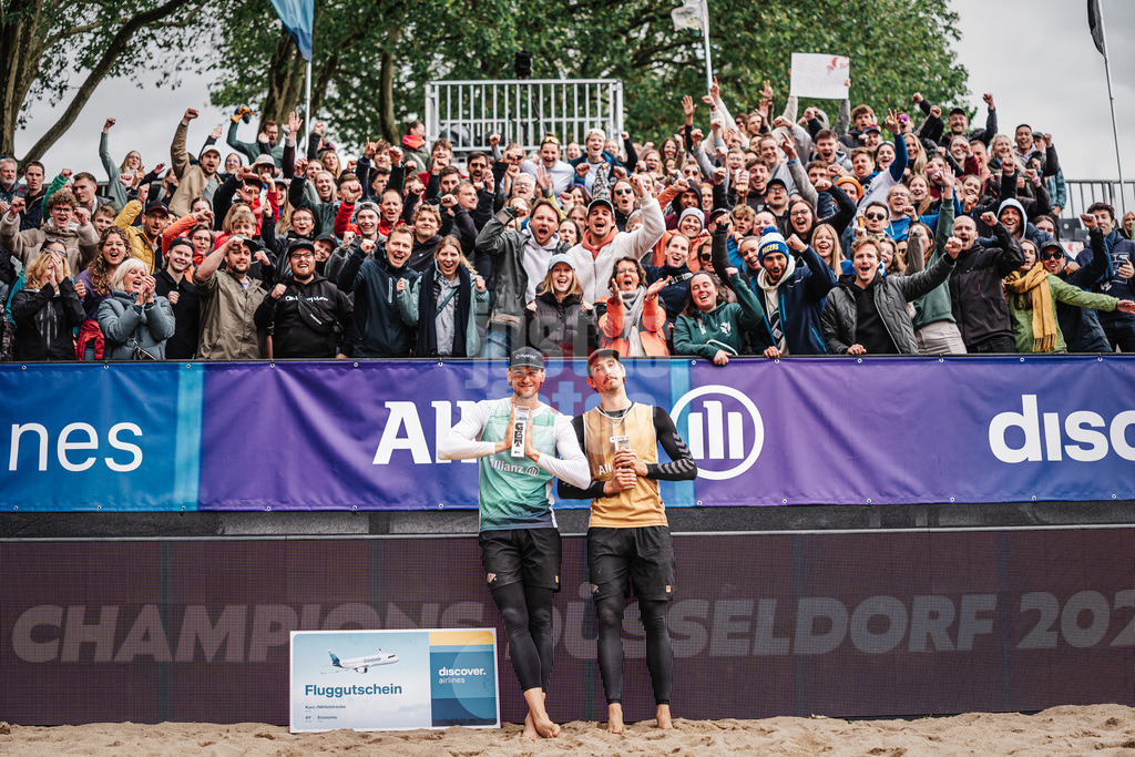 Beachvolleyball | Männer | Allianz German Beach Tour 2026 | Tourstop Düsseldorf | 17.05.2026 | v.l. Paul Henning und Lukas Pfretzschner gewinnen das Turnier in Düsseldorf
