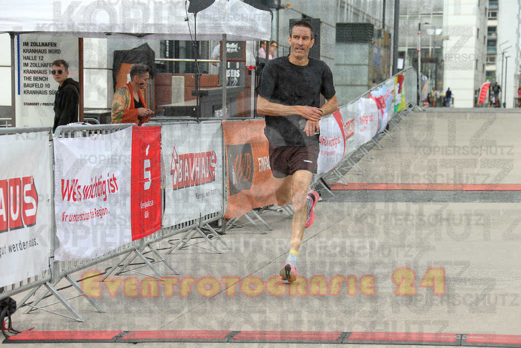 250920_1317_EX1_3983 | Sportfotografie im Rhein-Sieg Kreis, Köln, Bonn, NRW, Rheinland Pfalz, Hessen, etc. Unser Tätigkeitsfeld umfasst den Laufsport vom Volkslauf über den Marathon, Duathlon, Triathon bis zum Ultralauf wie Kölnpfad Ultra oder Schindertrail.