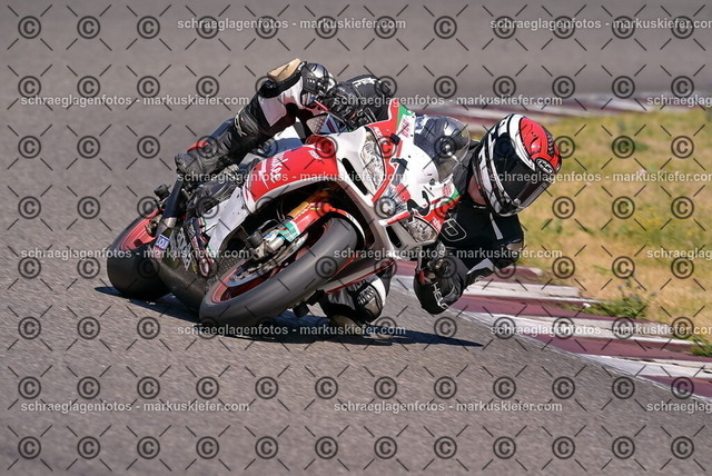 26bt05-0803 | markuskiefer.com - Realisiert mit Pictrs.com