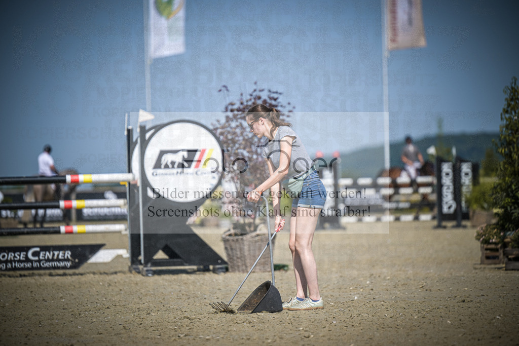 DOS_1128 | Entdecke hochwertige Reitturnierfotos von Foto Oger. Professionell, emotional und authentisch – jetzt Lieblingsmomente im Shop bestellen.Deutschlandweite Turnierfotografie. - Realisiert mit Pictrs.com