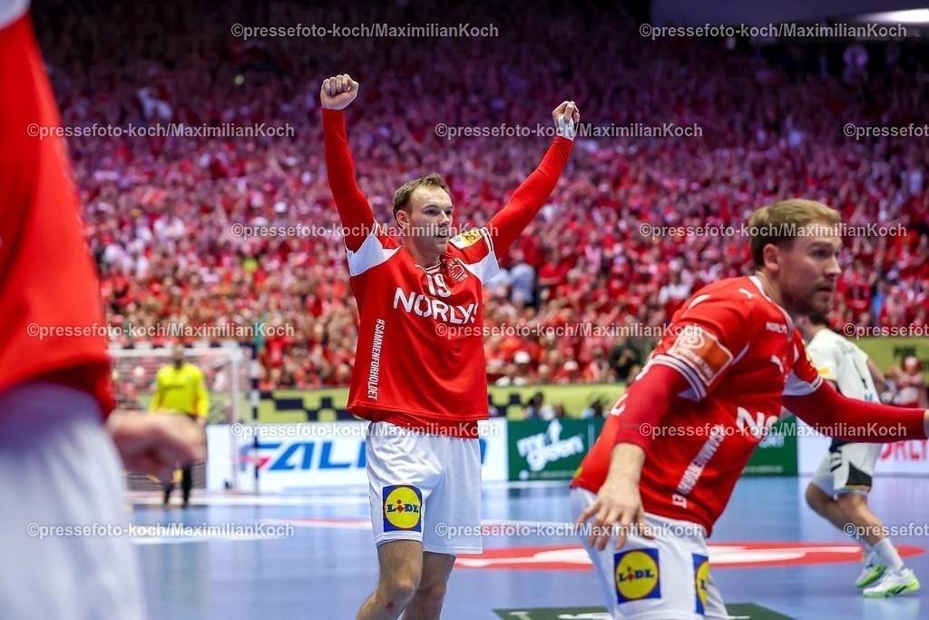 EHF01022602094 | 01.02.2026, Handball, Men's EHF EURO 2026, Deutschland - Dänemark, Jyske Bank Boxen in Herning, Final:  Mathias Gidsel (Denmark #19) jubelnd
