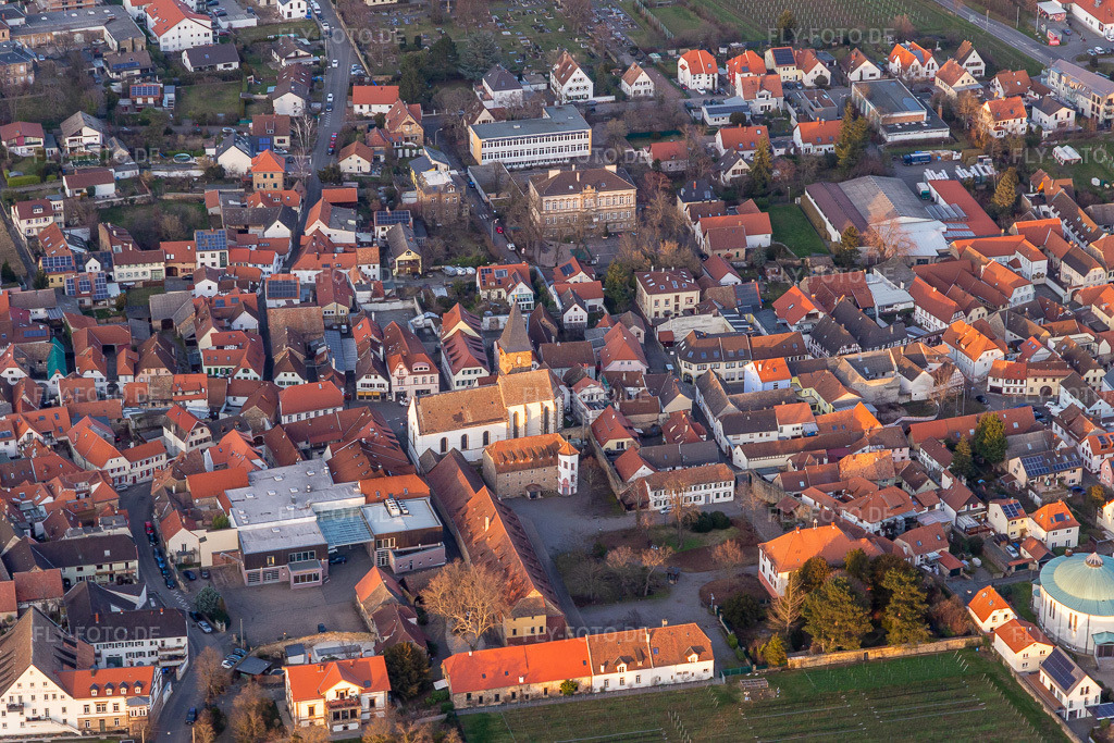 Luftbild: Mußbach, Herrenhof im Ortsteil Mußbach in Neustadt im Bundesland Rheinland-Pfalz in Deutschland. Foto: IMG_130612.jpg vom 12.02.2022 durch Werner Riehm/FLY-FOTO.de